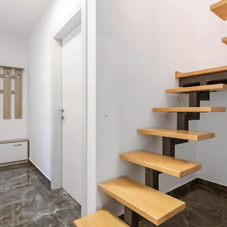 Apartment Gorgeous In Pobri With Wifi